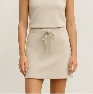 James Street Co. Mari Mini Skirt in a cream/oatmeal knit Size X Small